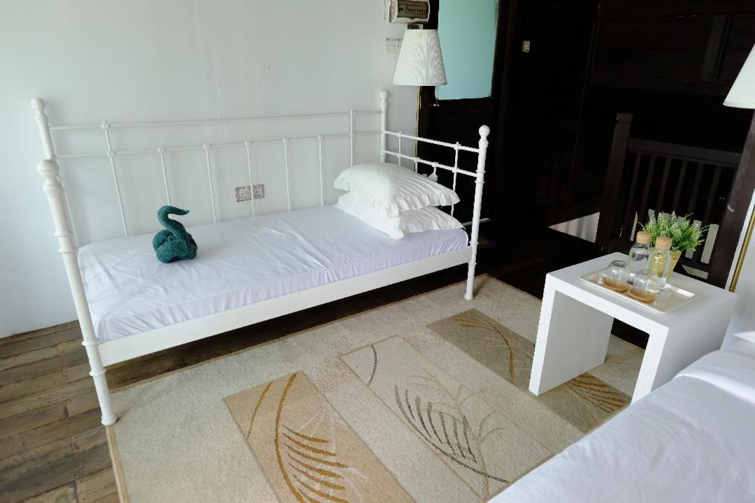 Bayu Lestari Island Resort Mersing Eksteriør billede