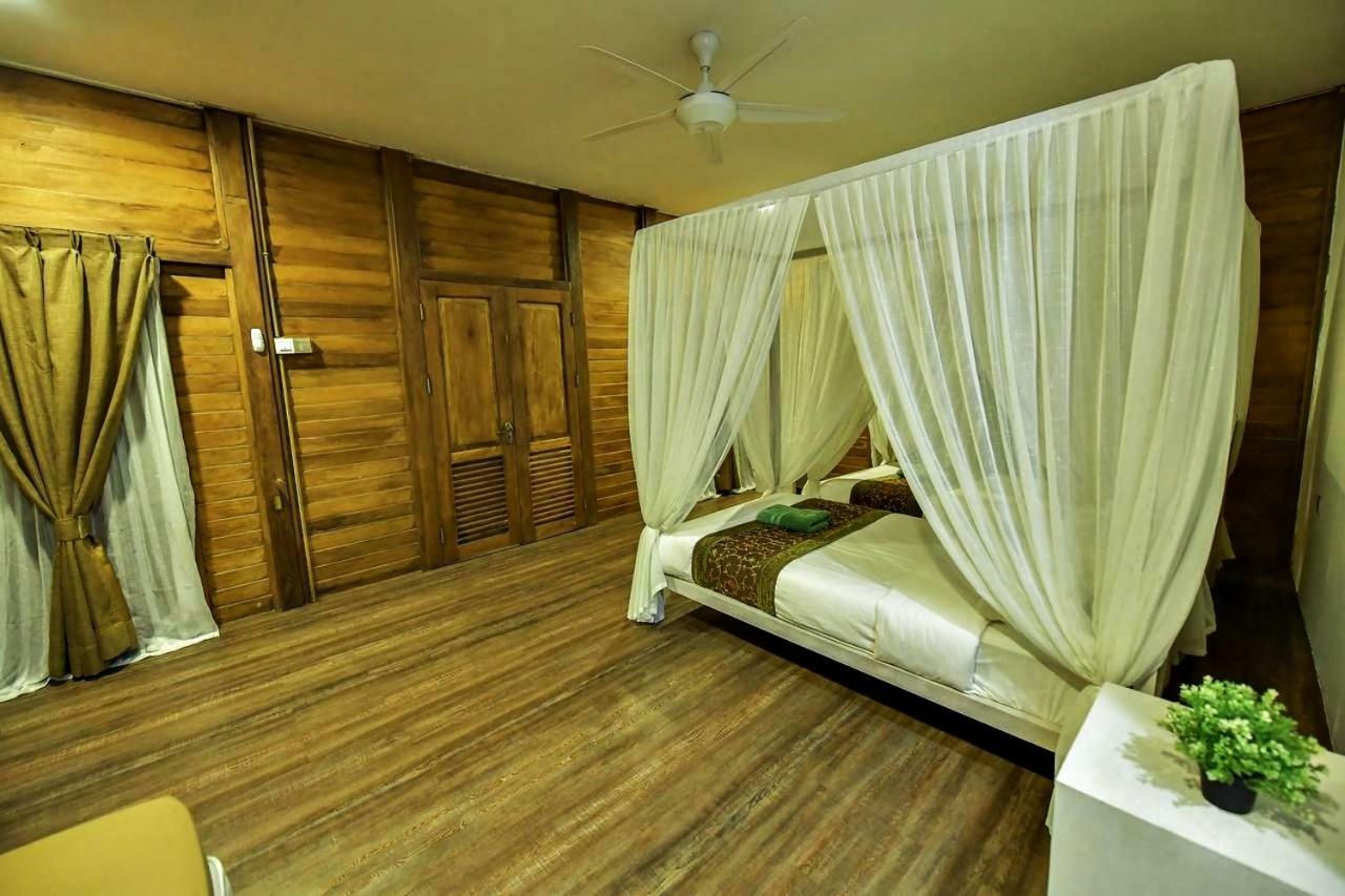 Bayu Lestari Island Resort Mersing Eksteriør billede