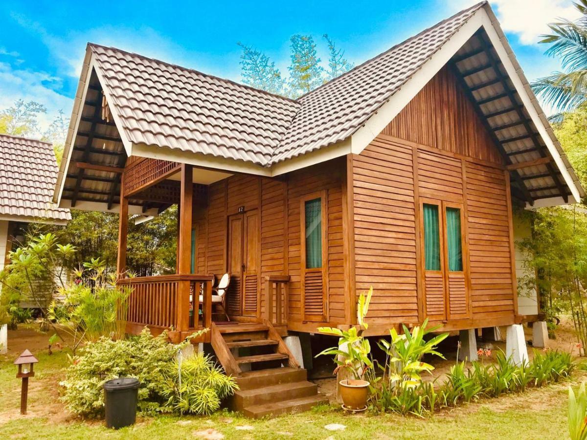 Bayu Lestari Island Resort Mersing Eksteriør billede